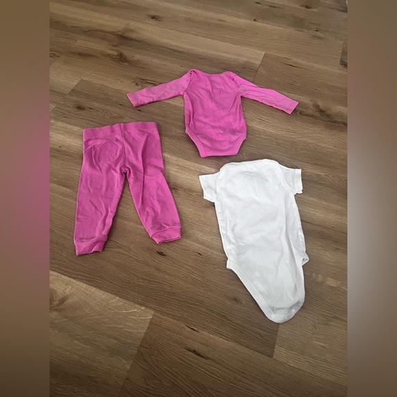 Nike Baby Pink and White Set - Picture 5 of 9